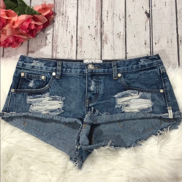 One Teaspoon Trash Whores Distressed Jean Shorts - Picture 2 of 10